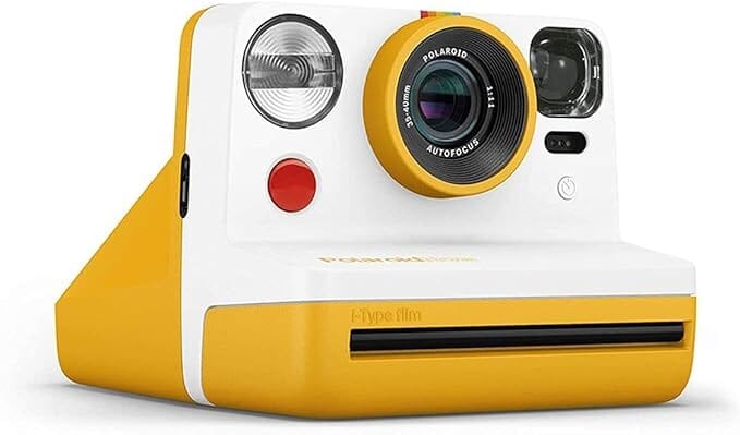 Câmera Impressão Instantânea Polaroid NOW Branca e Amarela Câmera Polaroid 
